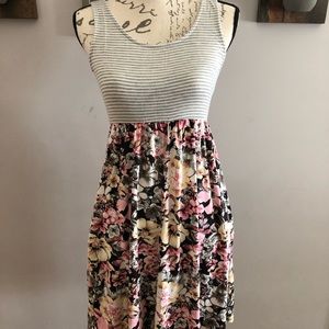 🎯 2/$15 - Sleevlss Dress - Super Stretchy pockets